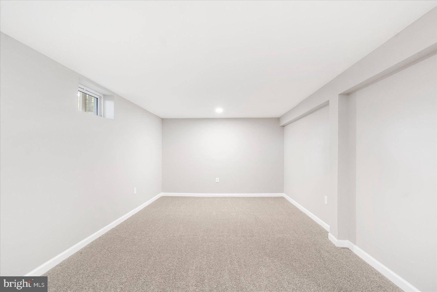 ELMHURST - Residential