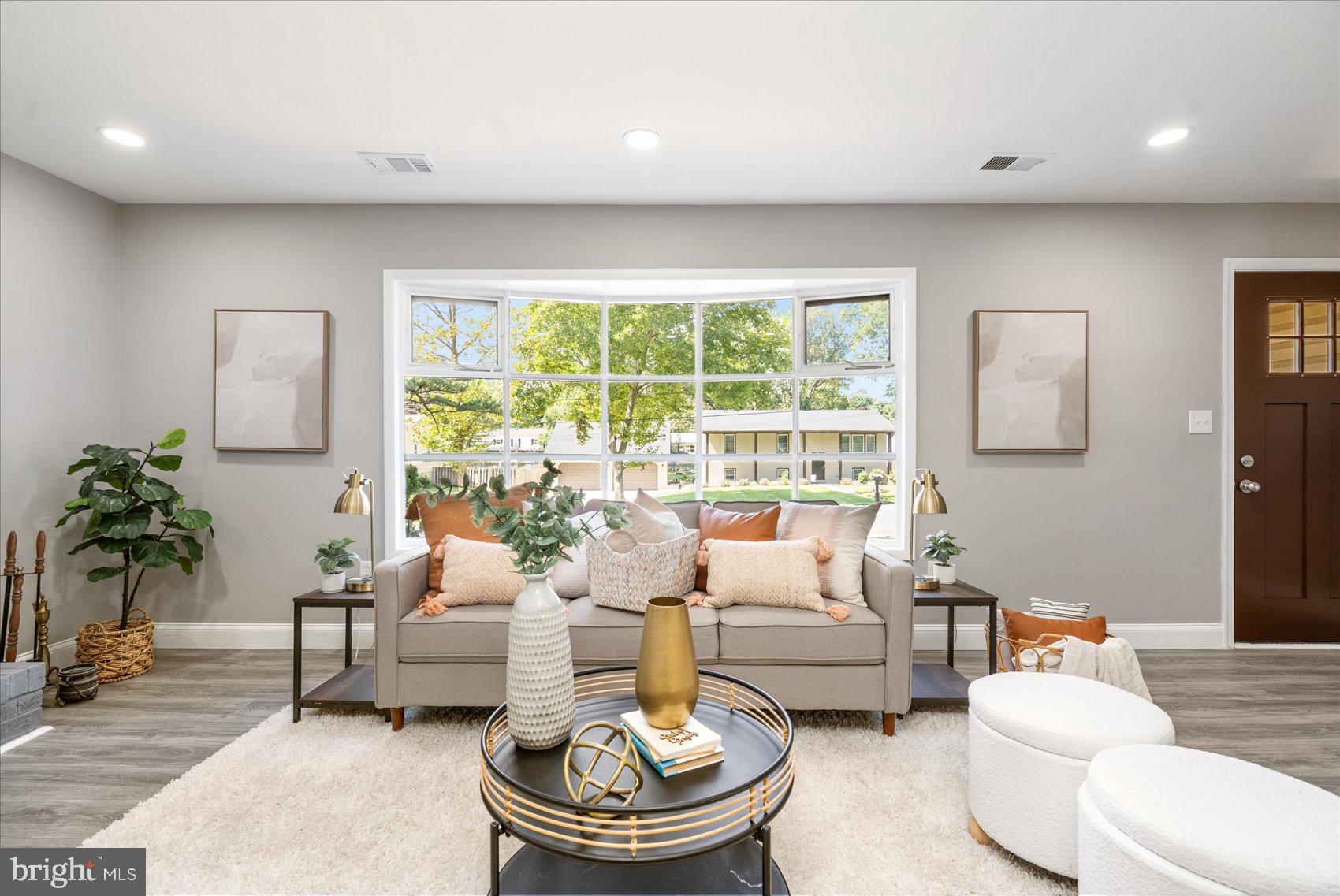 ELMHURST - Residential