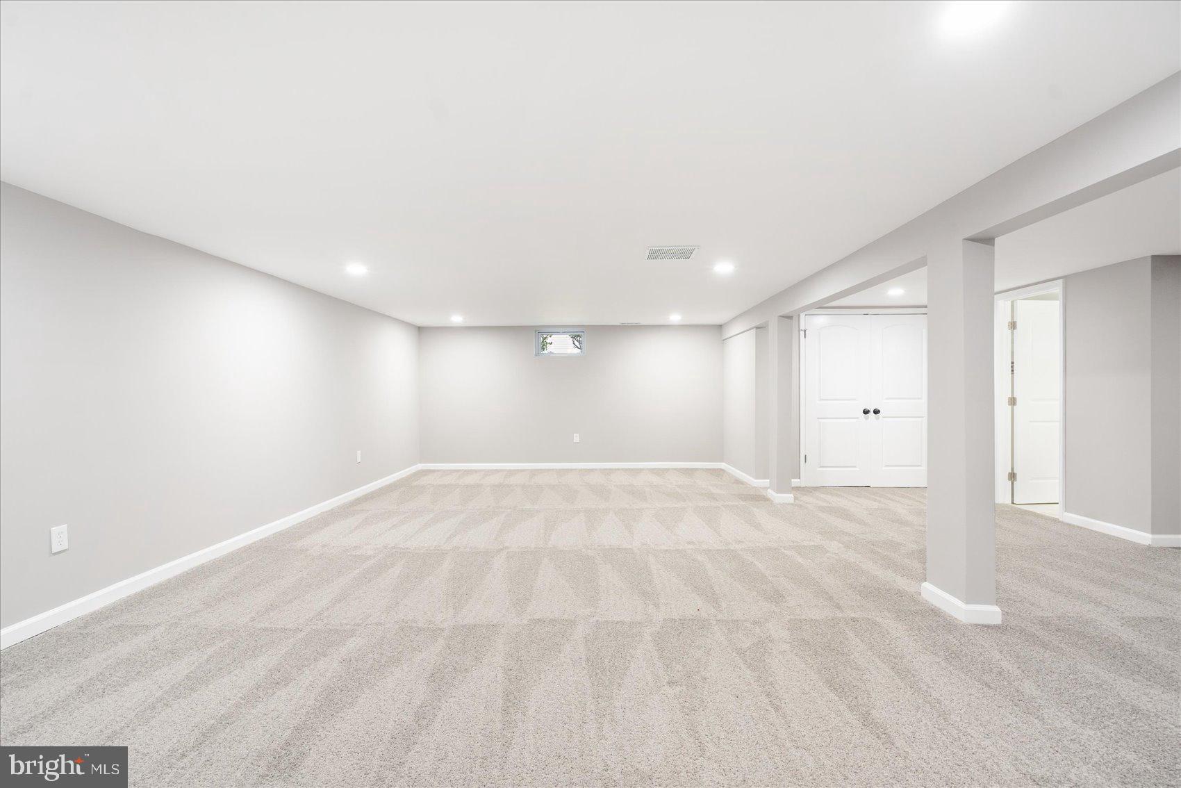 ELMHURST - Residential