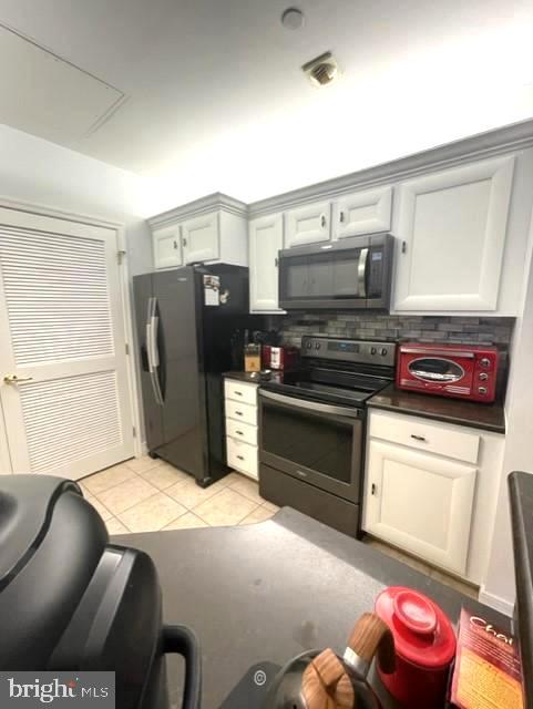 LOGAN SQUARE - Residential Lease