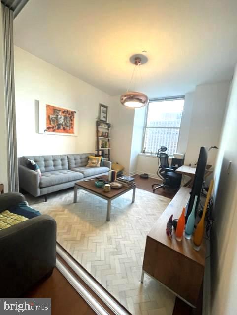 LOGAN SQUARE - Residential Lease