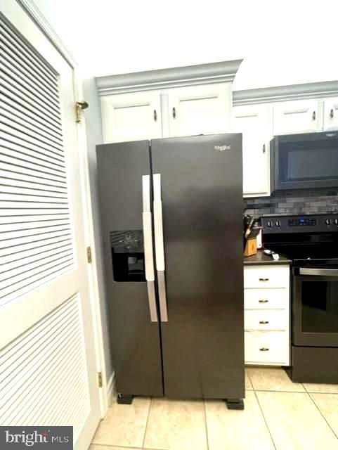 LOGAN SQUARE - Residential Lease