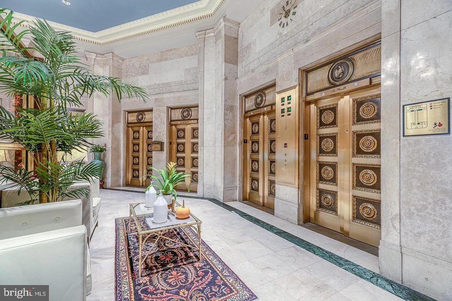 LOGAN SQUARE - Residential Lease