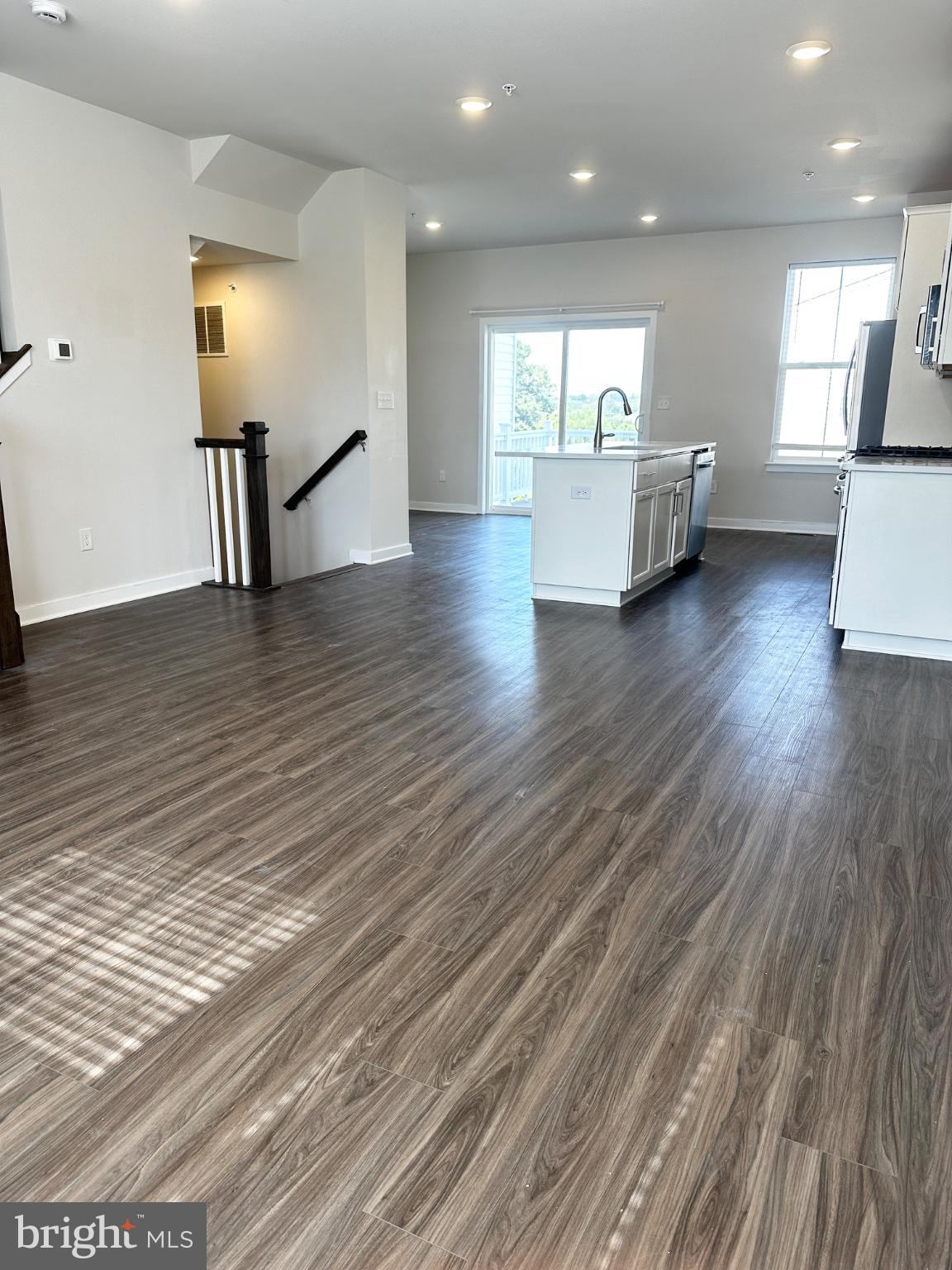 737 PEONY LANE