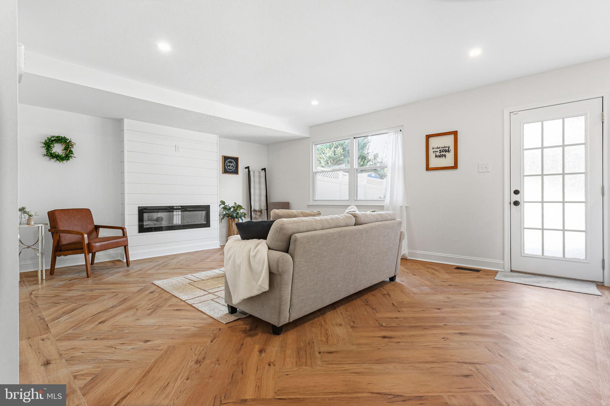 SOMERTON - Residential