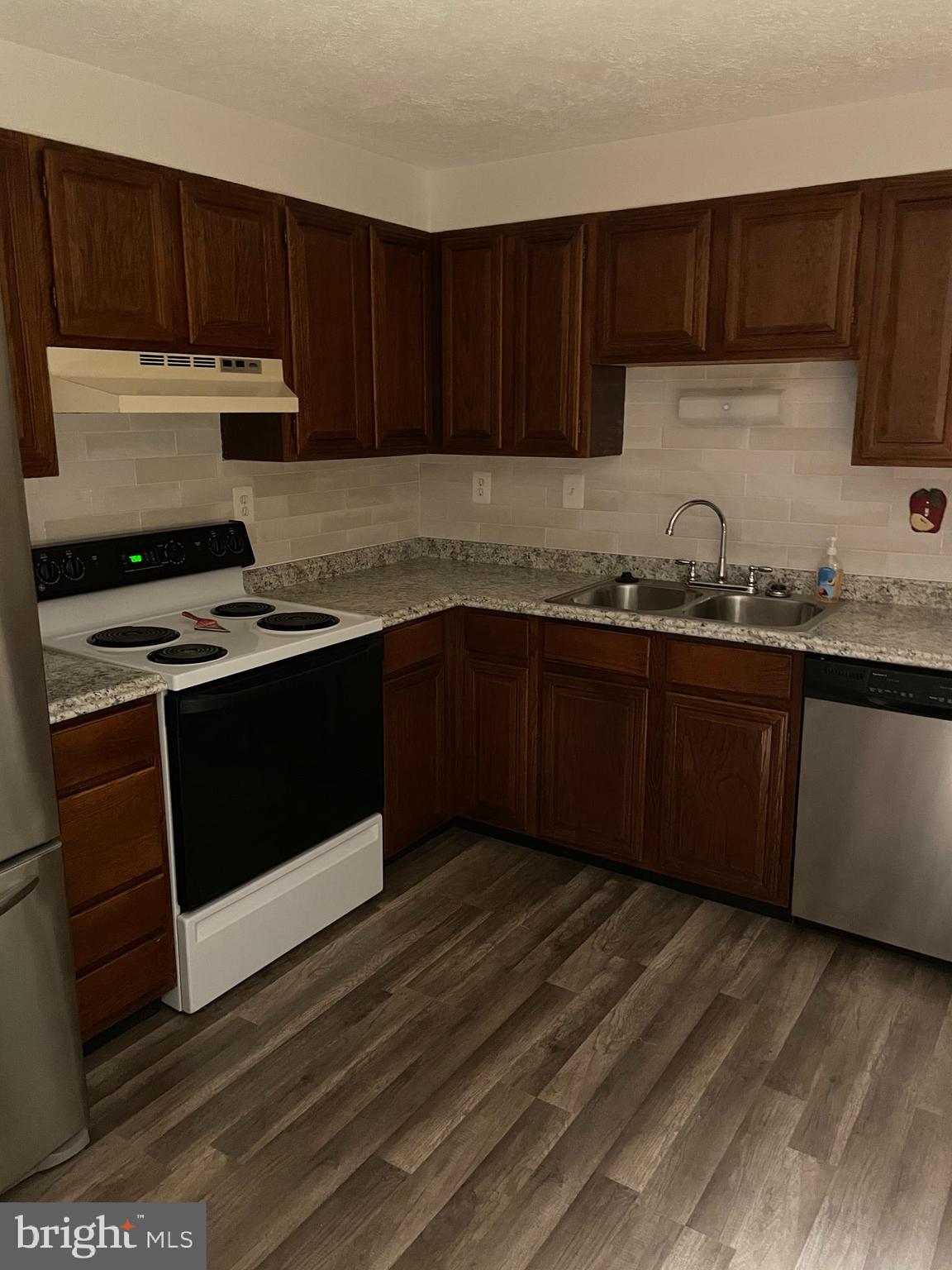 CHESTERFIELD - Residential Lease