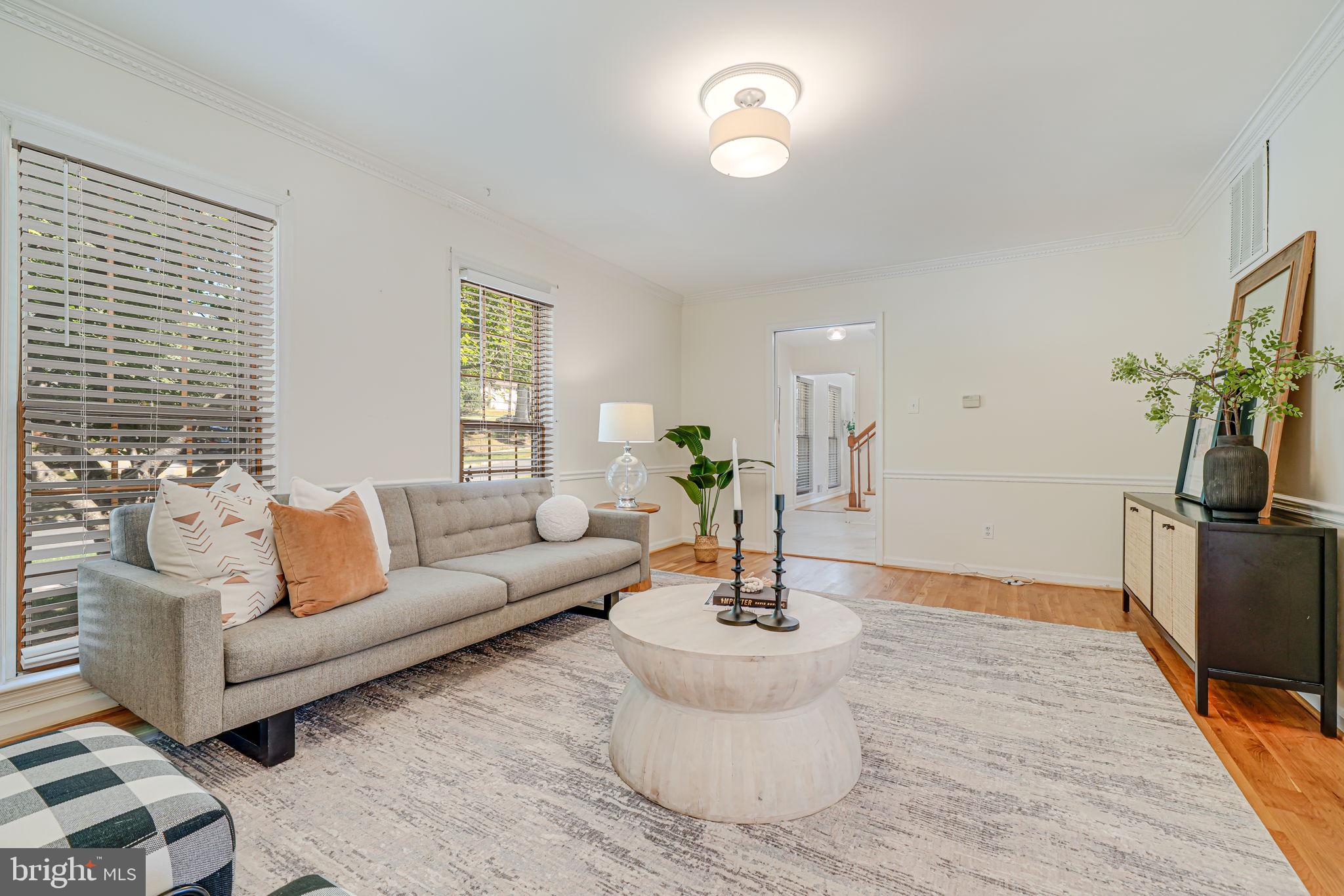 MANOR WOODS - Residential