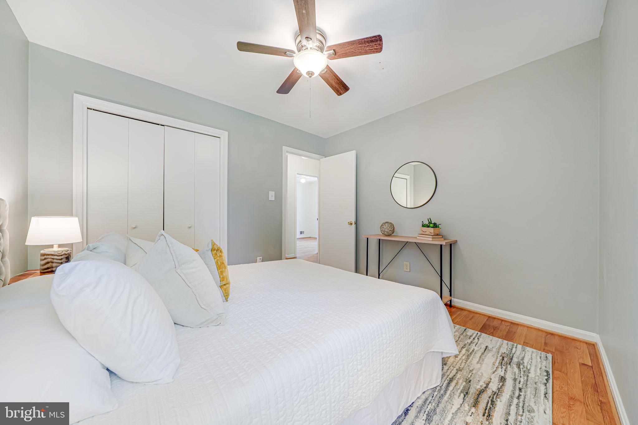 MANOR WOODS - Residential