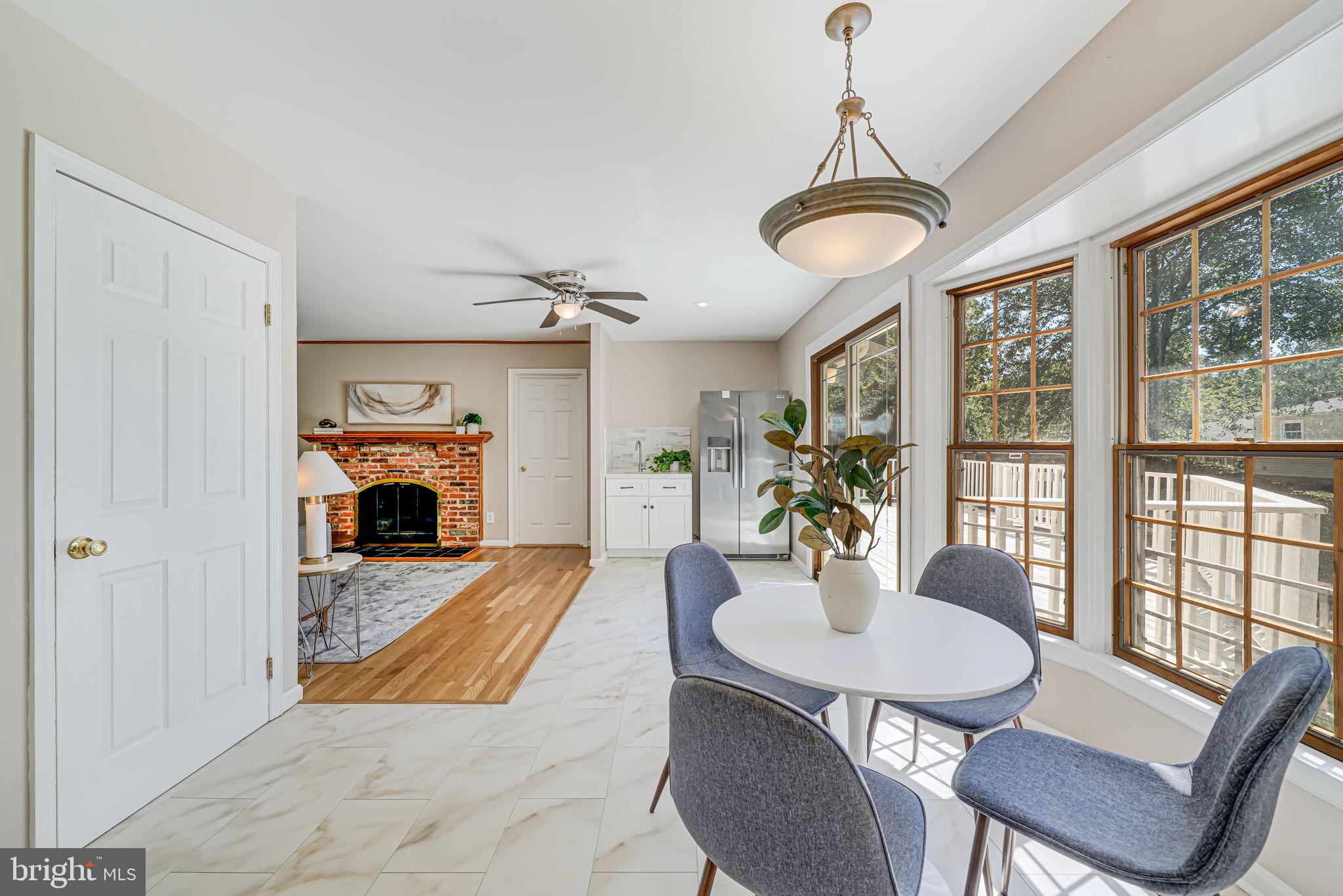 MANOR WOODS - Residential