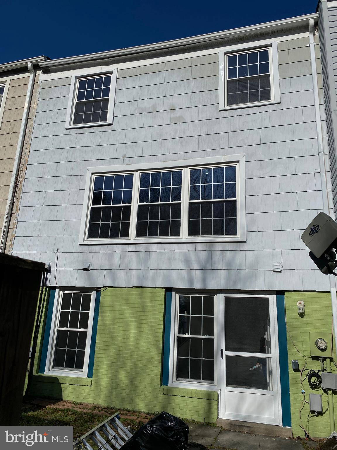 PINEWOOD LAKE - Residential