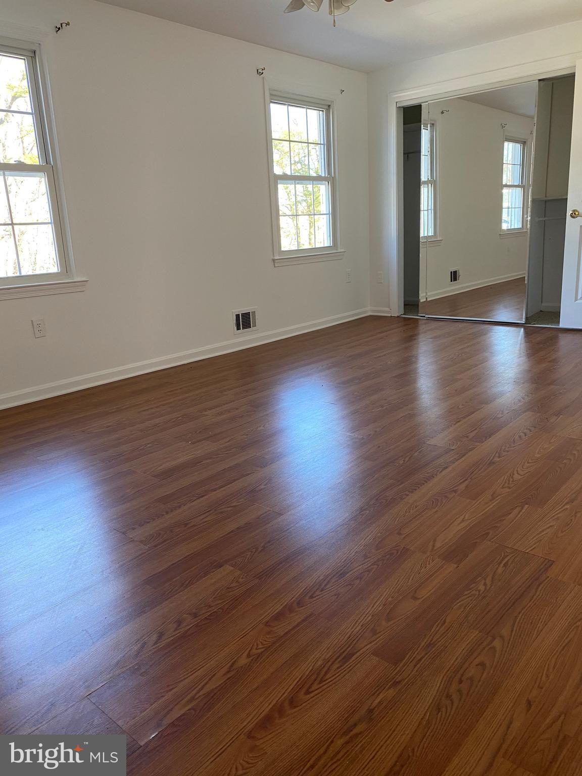 PINEWOOD LAKE - Residential