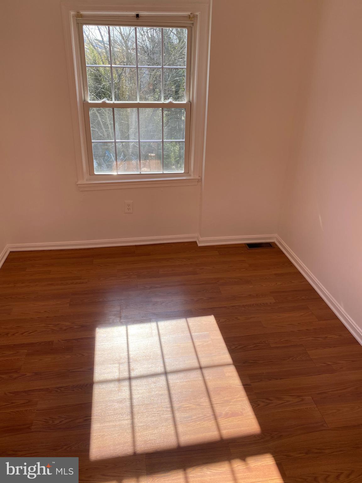 PINEWOOD LAKE - Residential