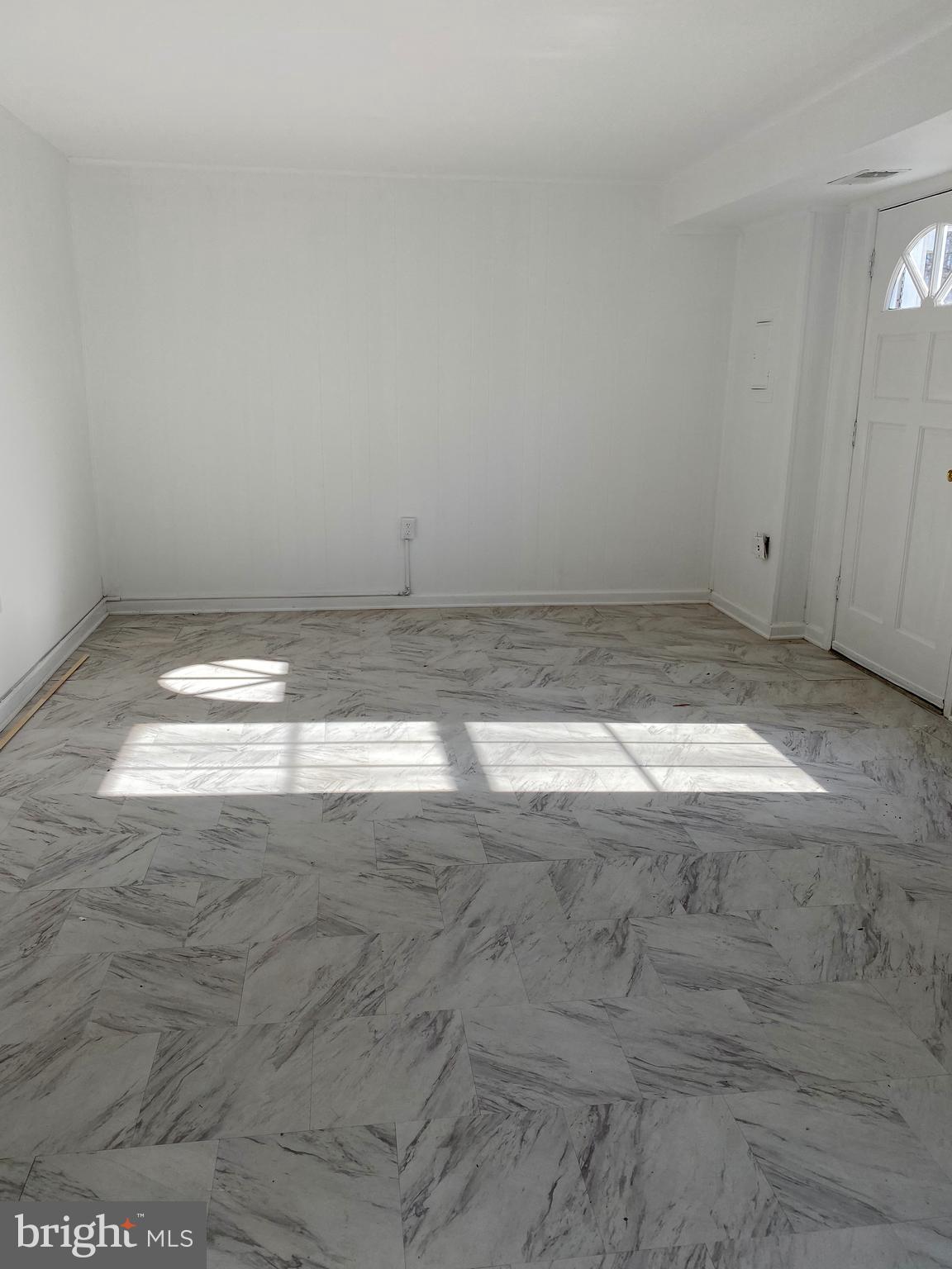 PINEWOOD LAKE - Residential