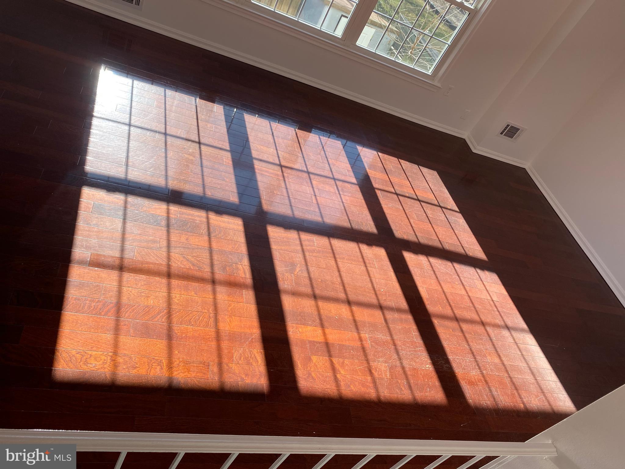 PINEWOOD LAKE - Residential