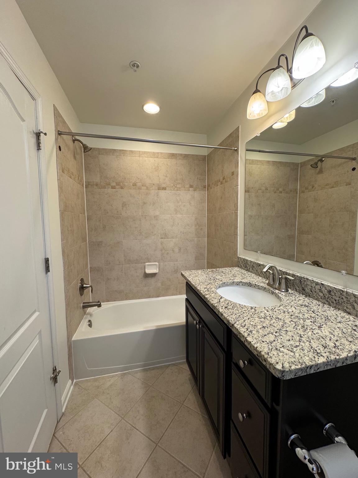 BLUE STREAM - Residential Lease