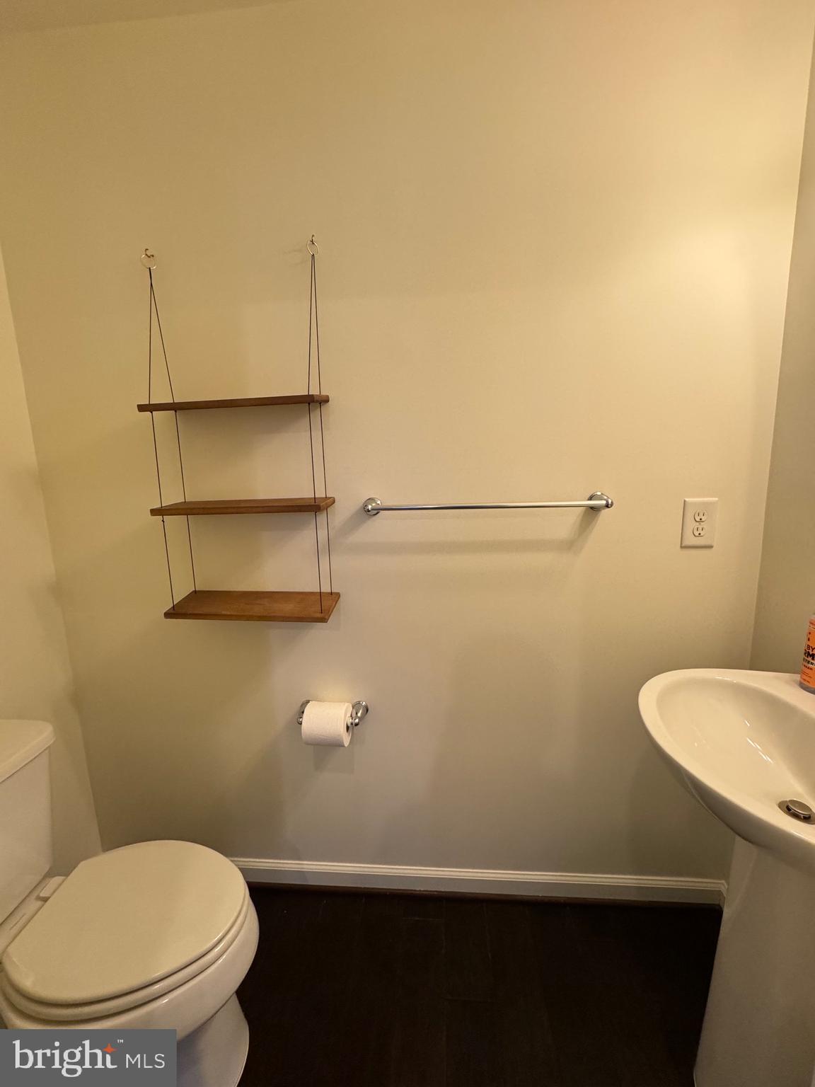 BLUE STREAM - Residential Lease