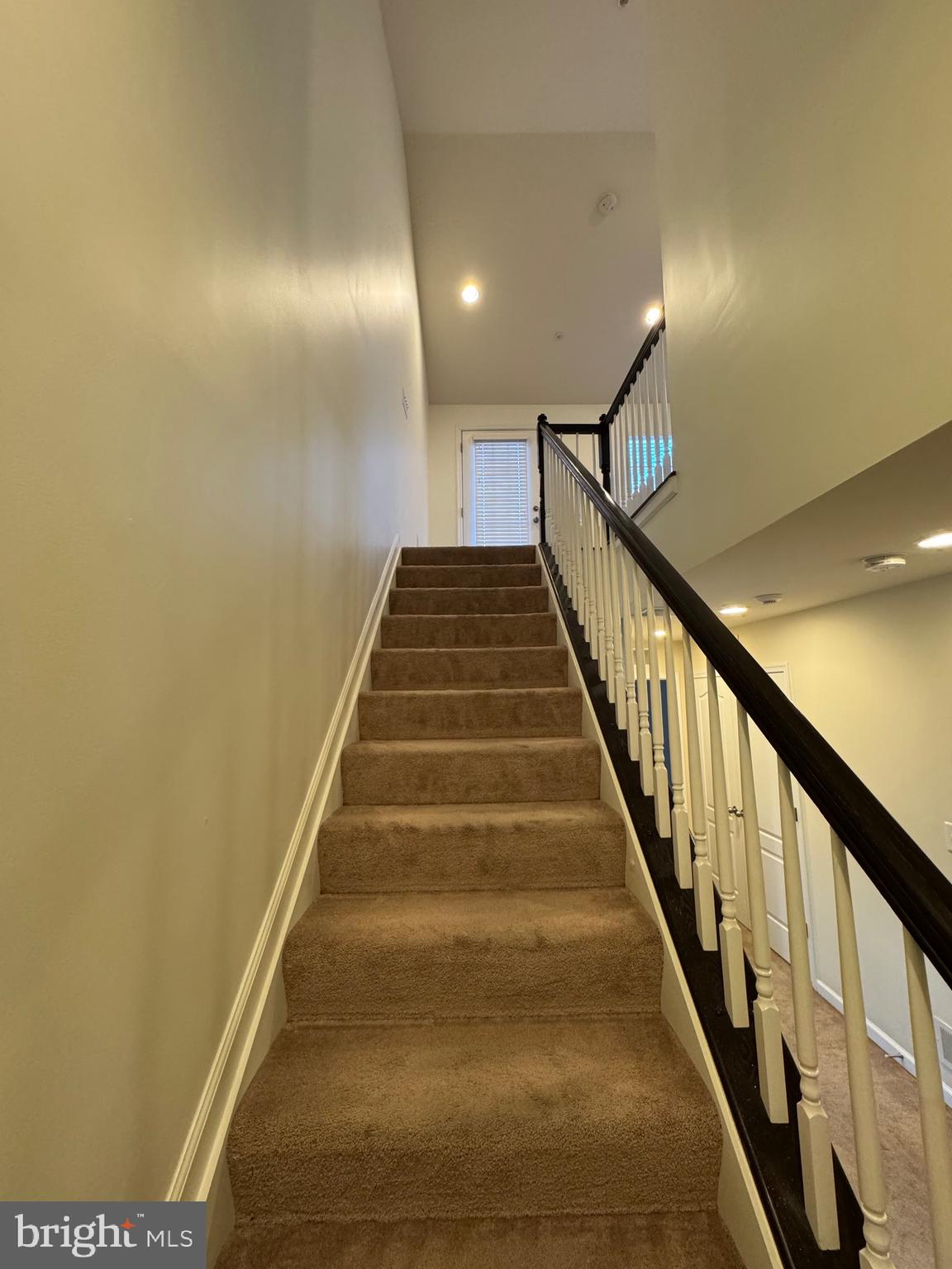 BLUE STREAM - Residential Lease