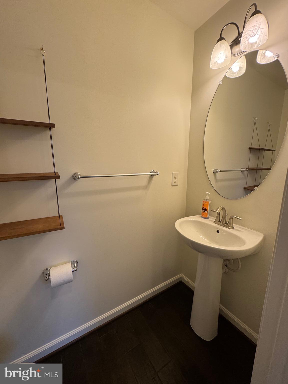 BLUE STREAM - Residential Lease