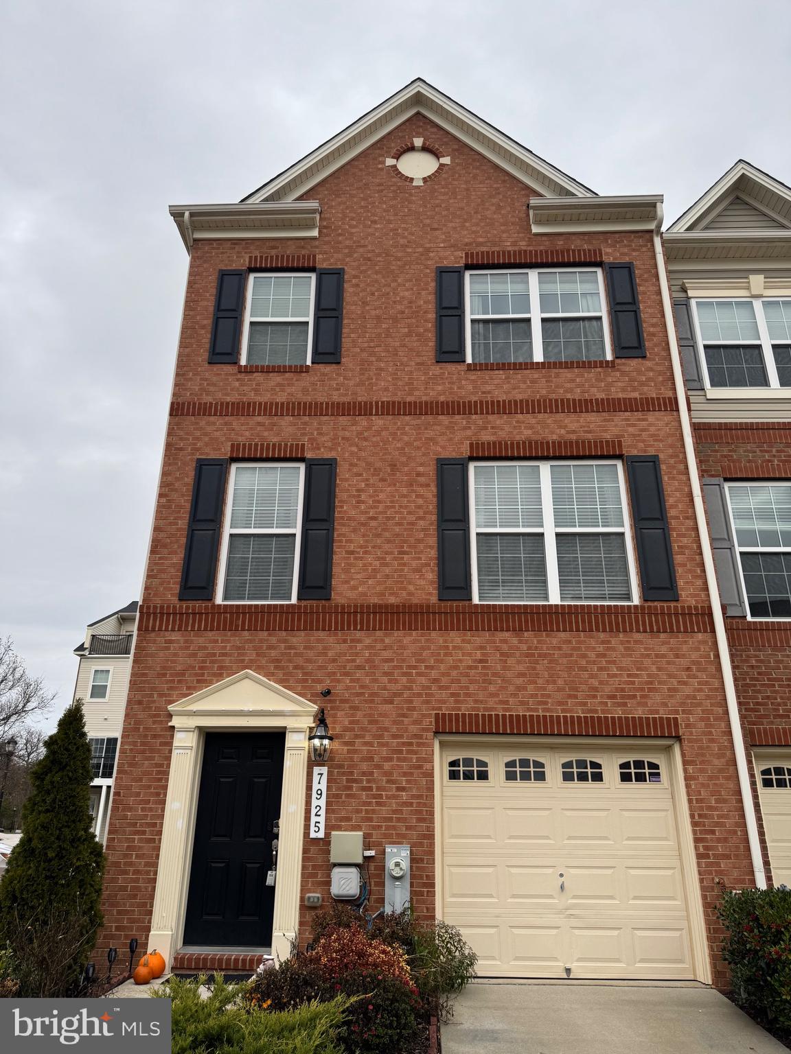 BLUE STREAM - Residential Lease