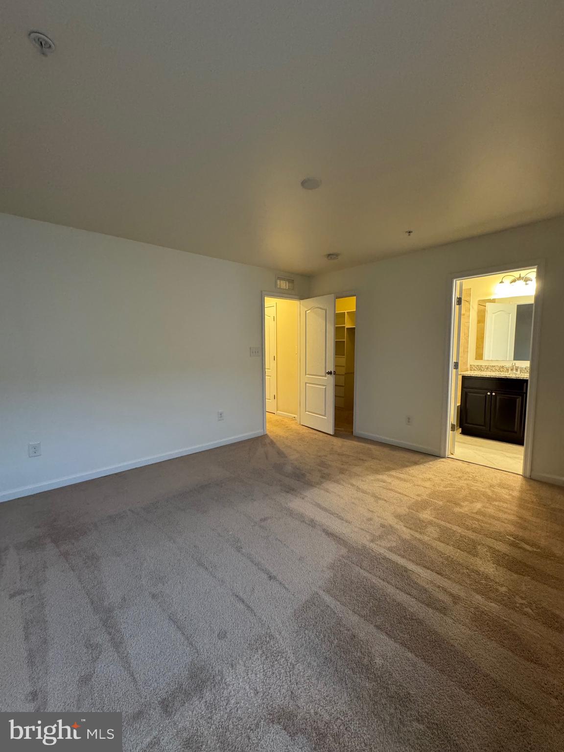 BLUE STREAM - Residential Lease