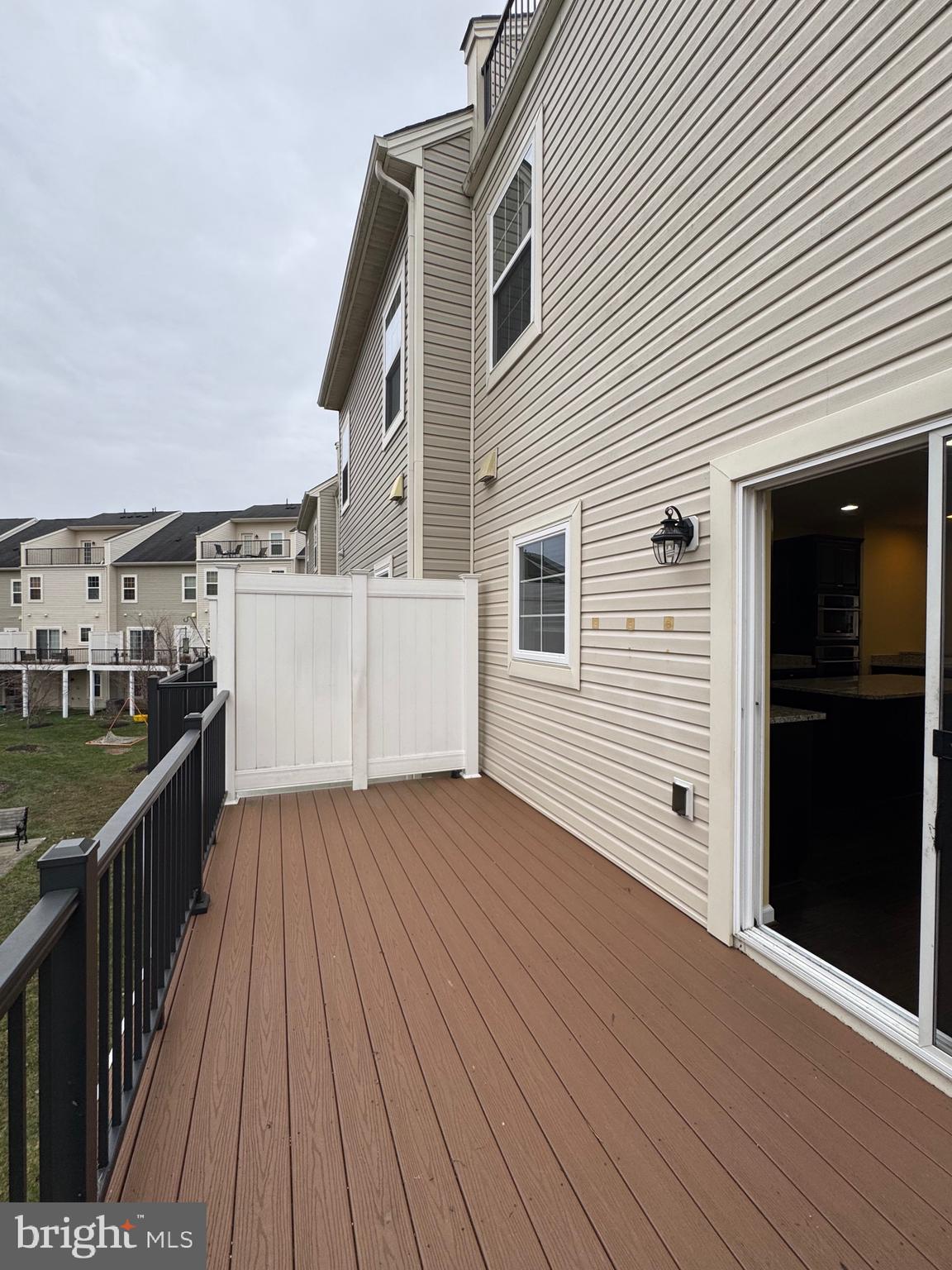 BLUE STREAM - Residential Lease