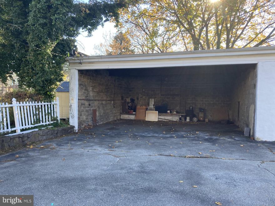 Garage for rent in Bryn Mawr!  $300/month.  Great for storage.