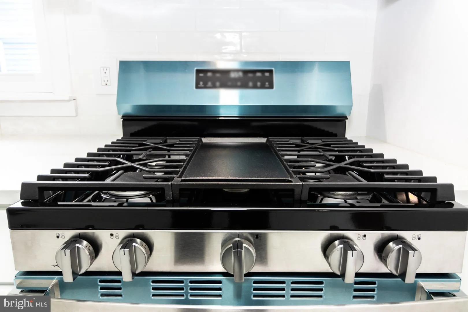 Trenton, New Jersey 08638, United States, 3 Bedrooms Bedrooms, ,1 BathroomBathrooms,Residential,Coming Soon,137833