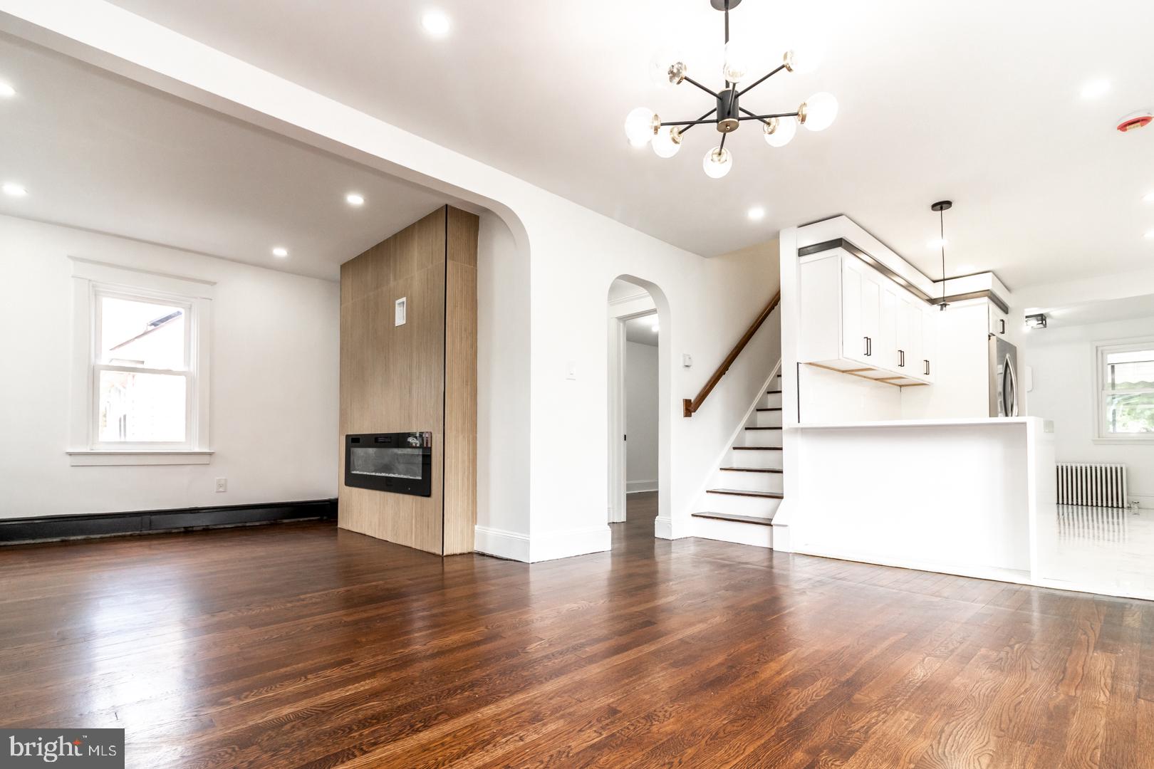 6 NEW HILLCREST AVENUE