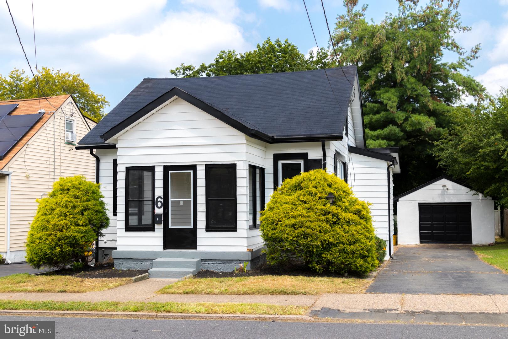 6 NEW HILLCREST AVENUE