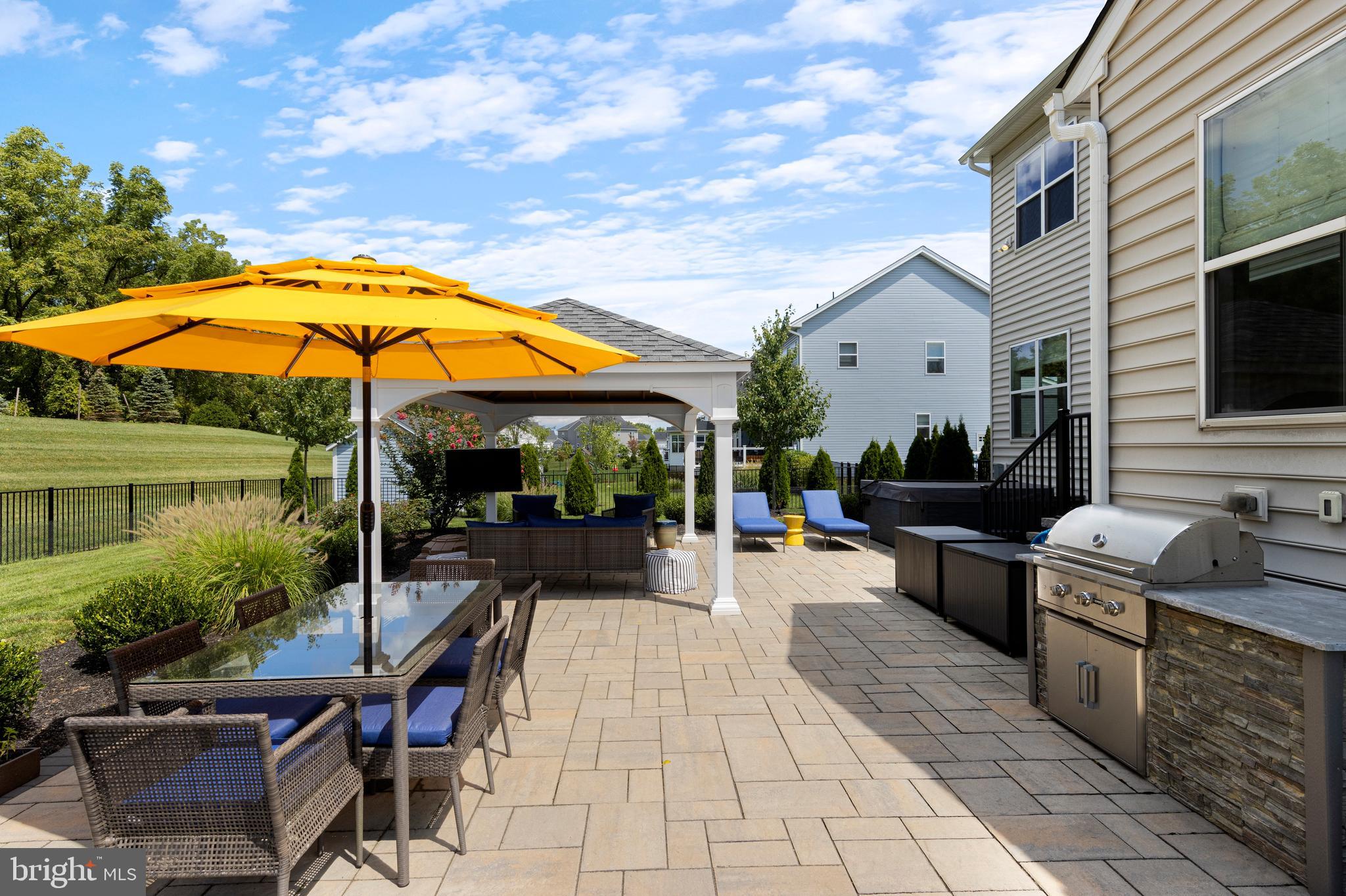 RESERVE AT CENTER SQUARE - Residential