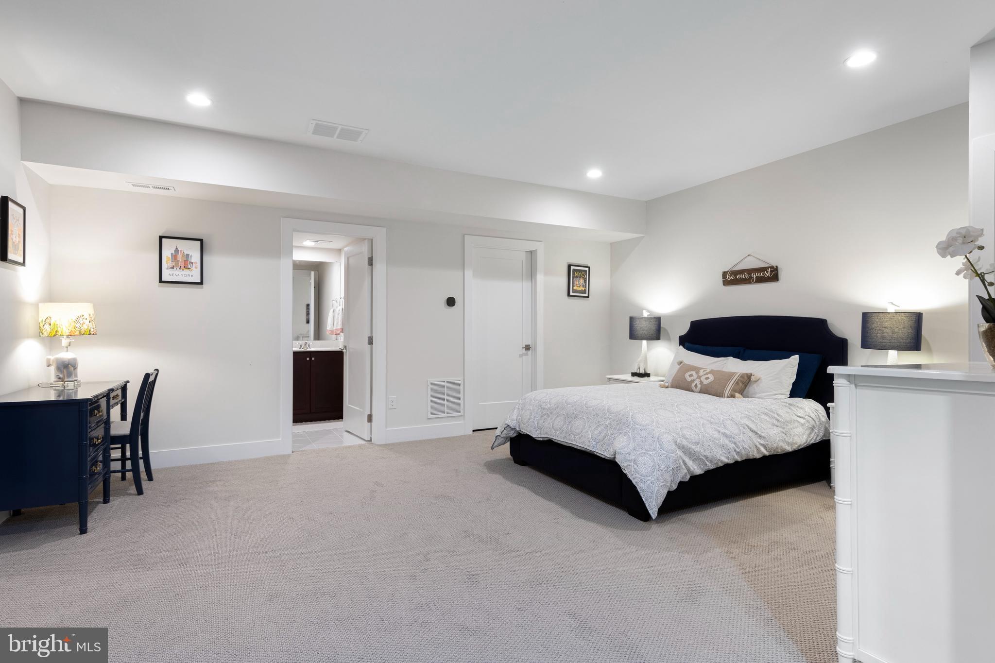 RESERVE AT CENTER SQUARE - Residential
