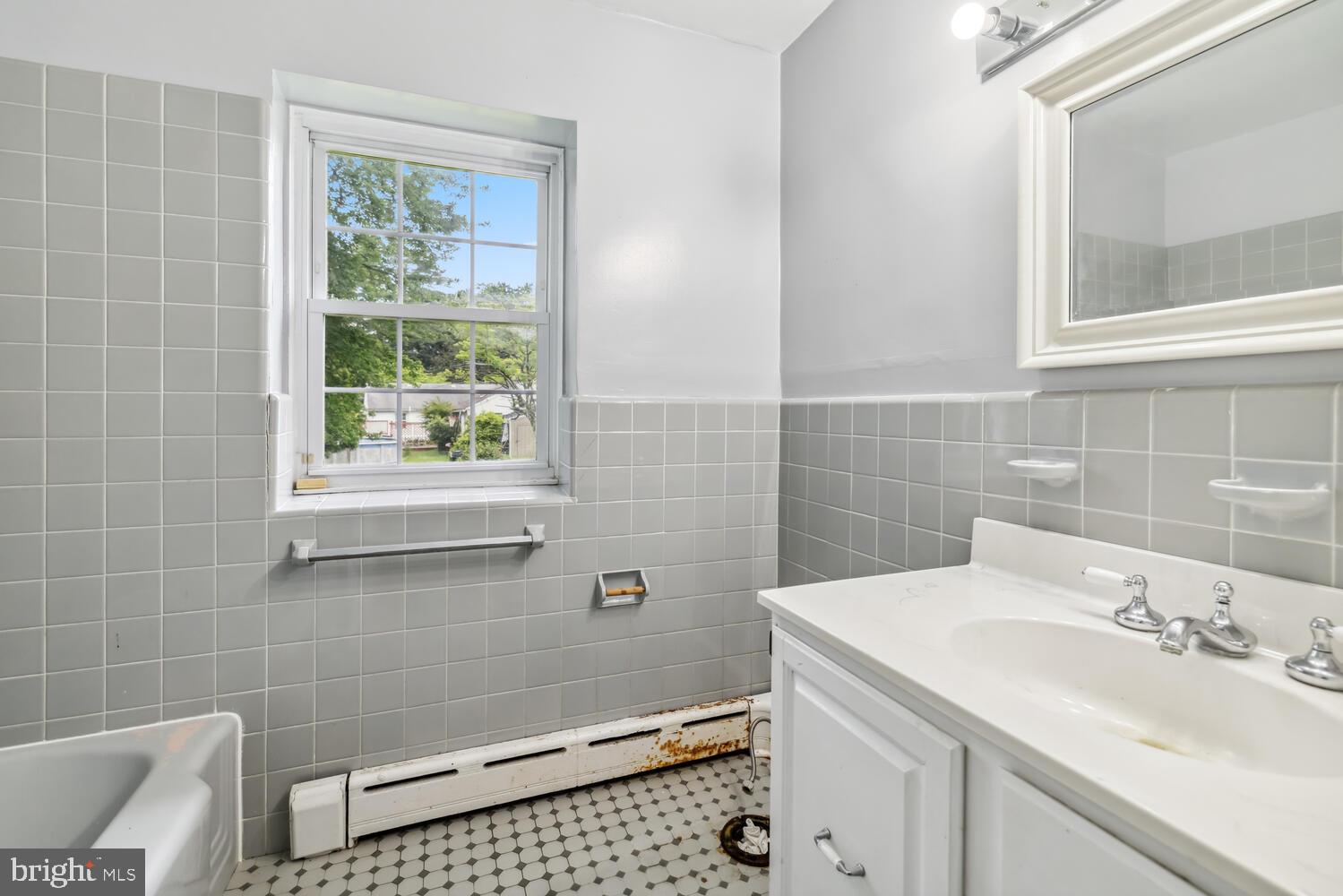 ROXBOROUGH - Residential