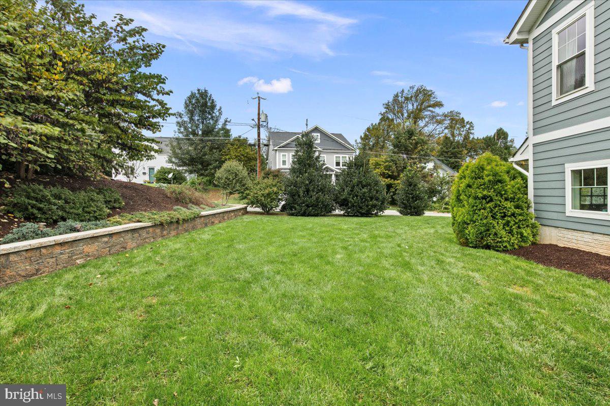 2300 BRILYN PLACE