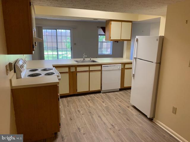 COLUMBIA COMMONS - Residential Lease