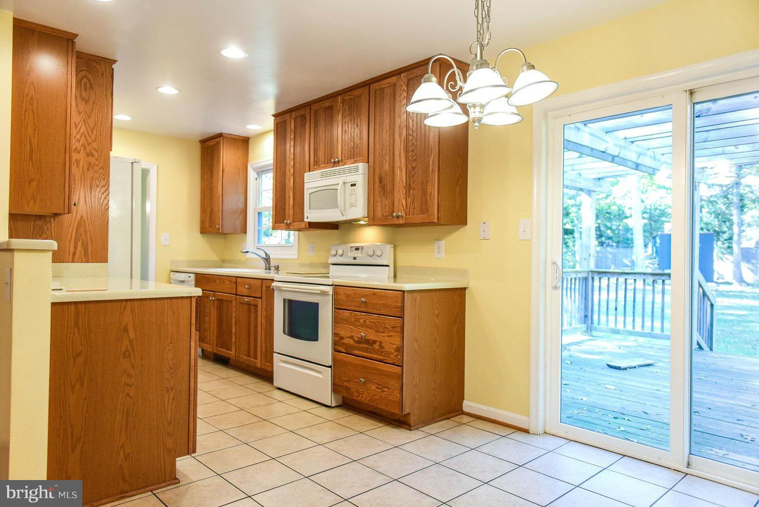 BRETON BAY ESTATES - Residential