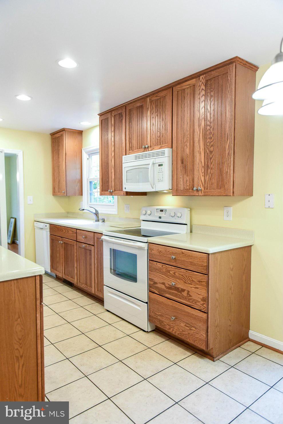 BRETON BAY ESTATES - Residential