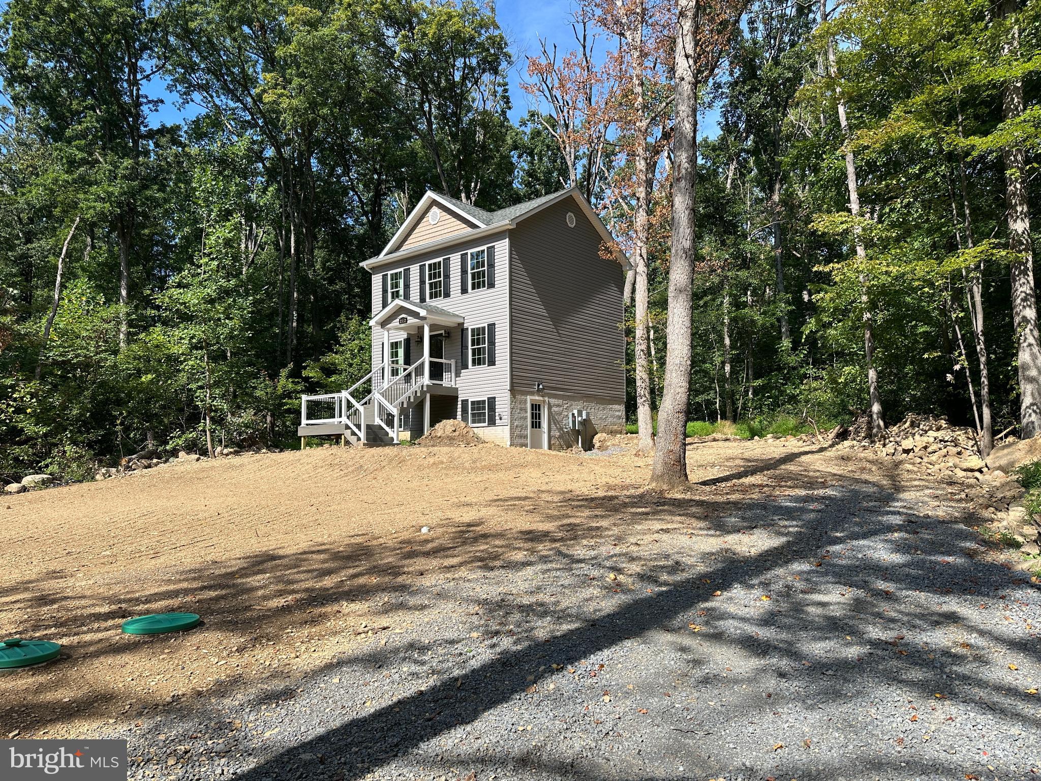 212 FALCON TRAIL