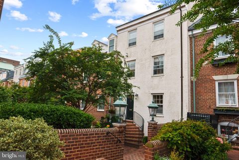 116 CAMERON MEWS ALEXANDRIA VA 22314