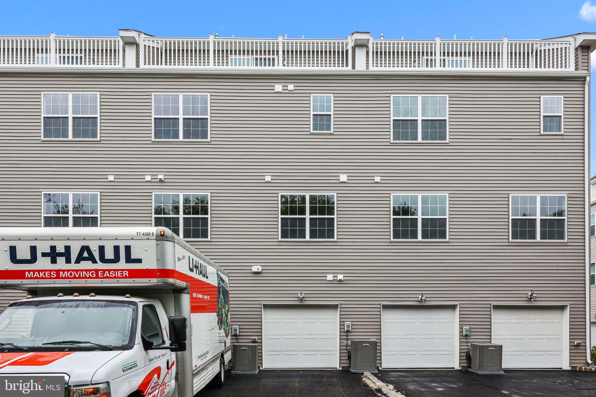 WATERSIDE - Residential