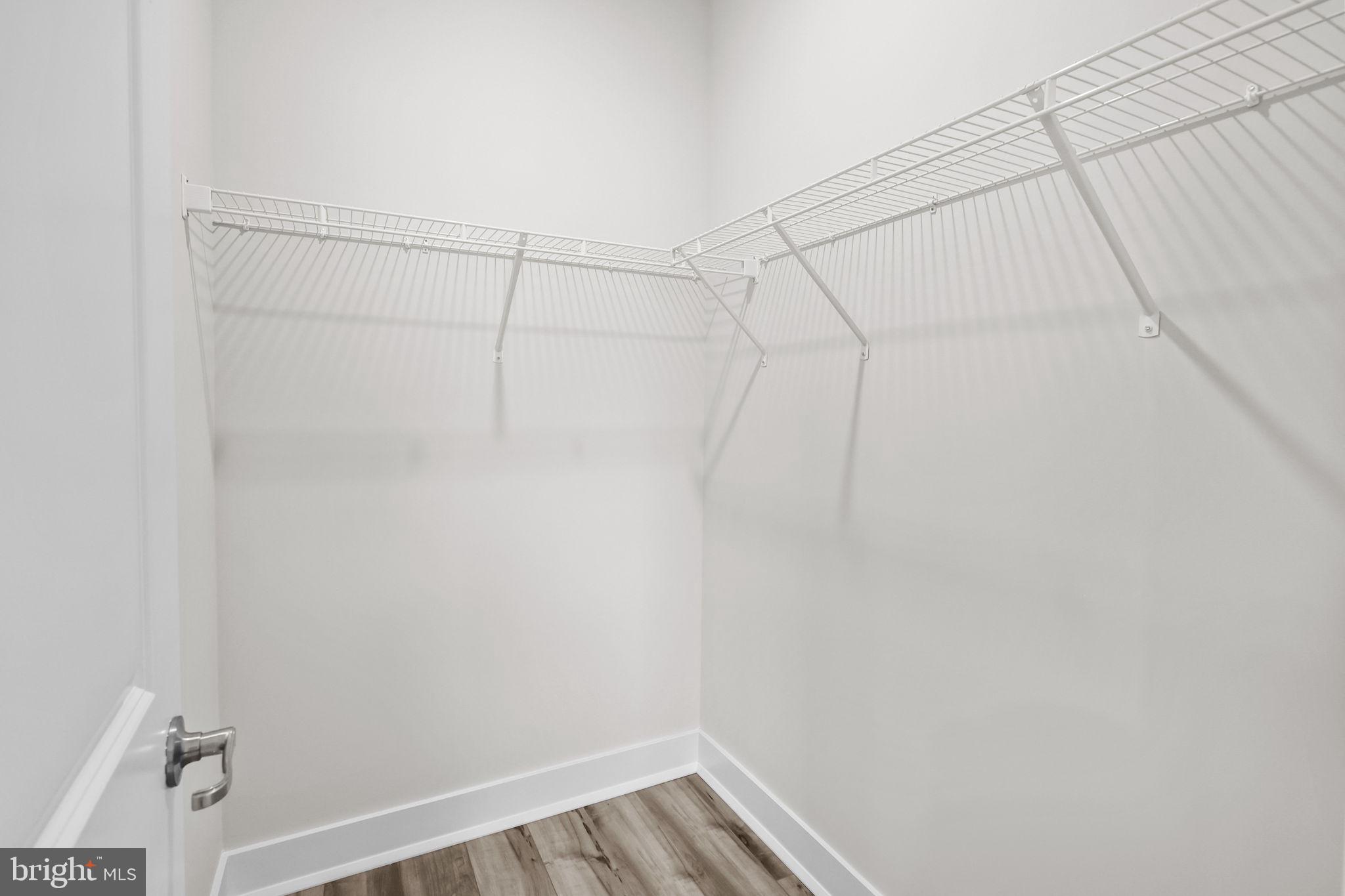 WATERSIDE - Residential