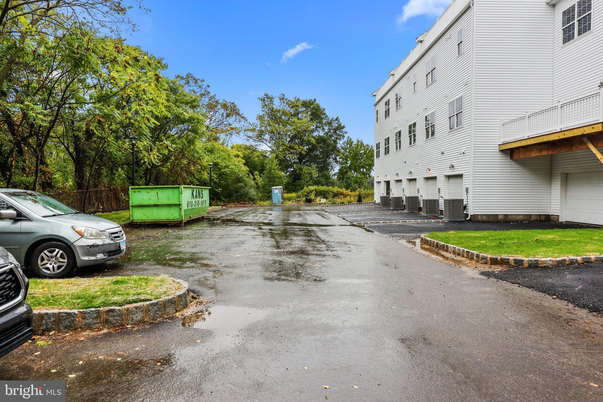 WATERSIDE - Residential