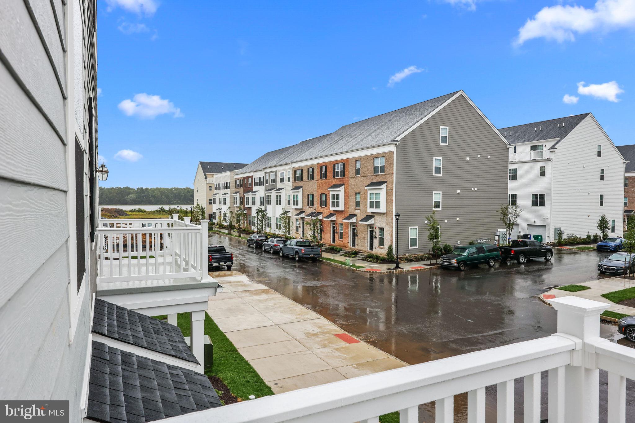 WATERSIDE - Residential