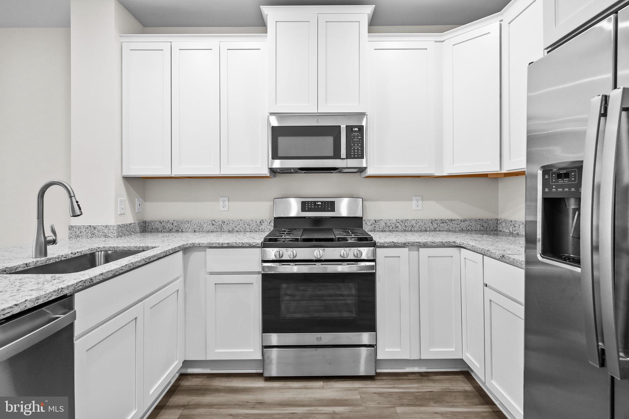 WATERSIDE - Residential