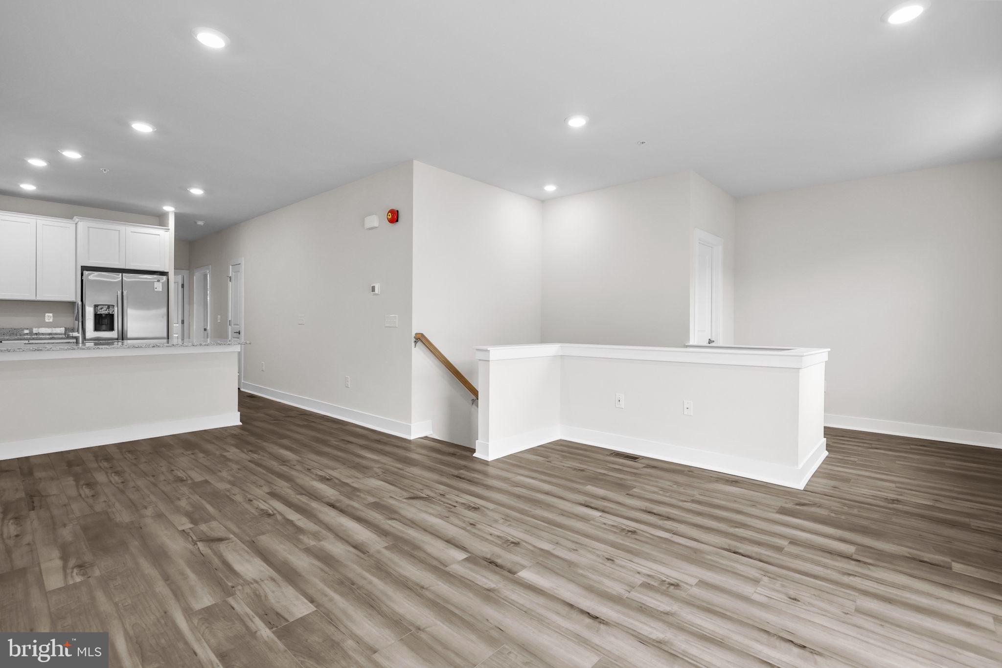 WATERSIDE - Residential