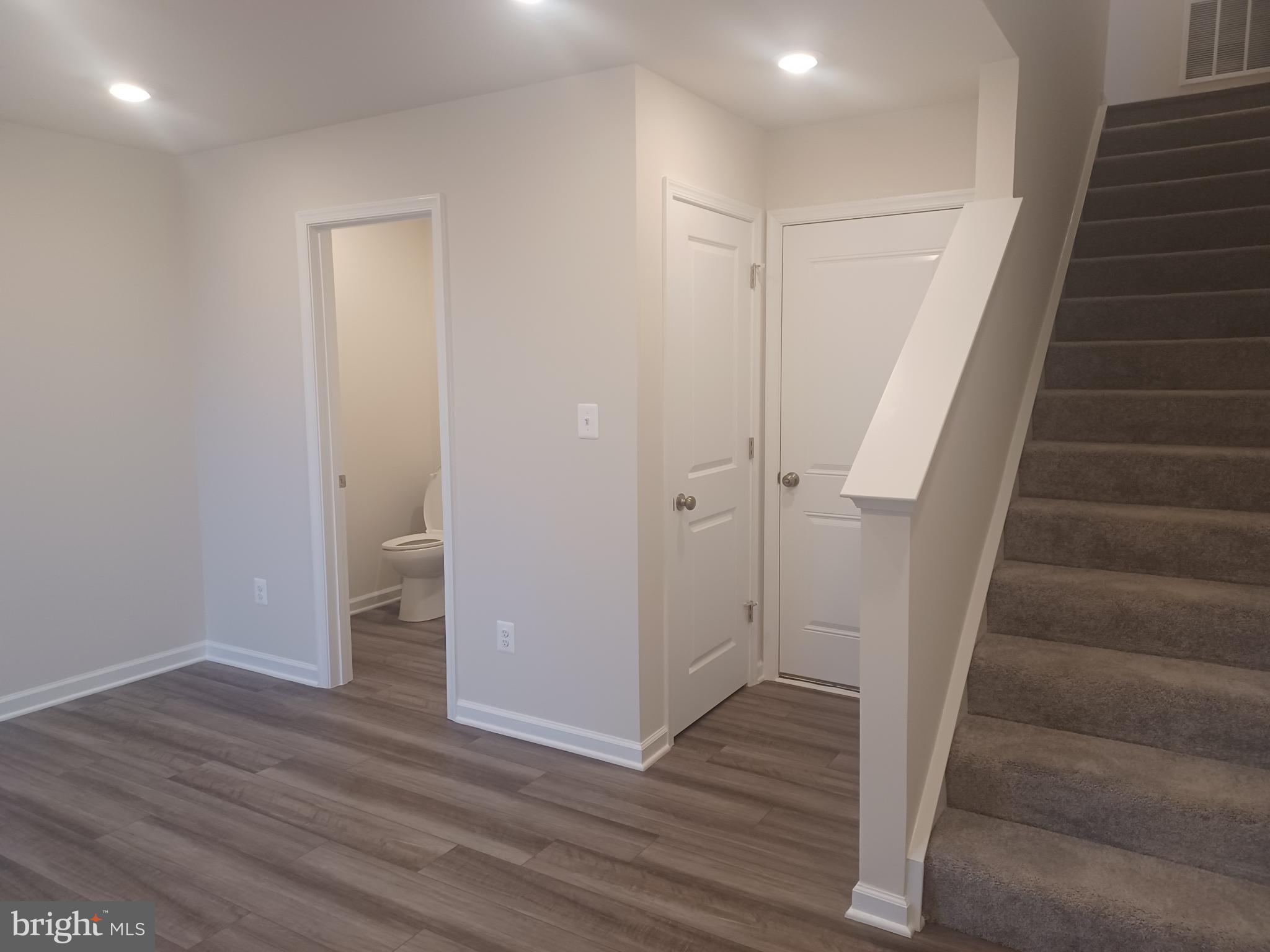 RED CLOVER MEADOWS - Residential Lease