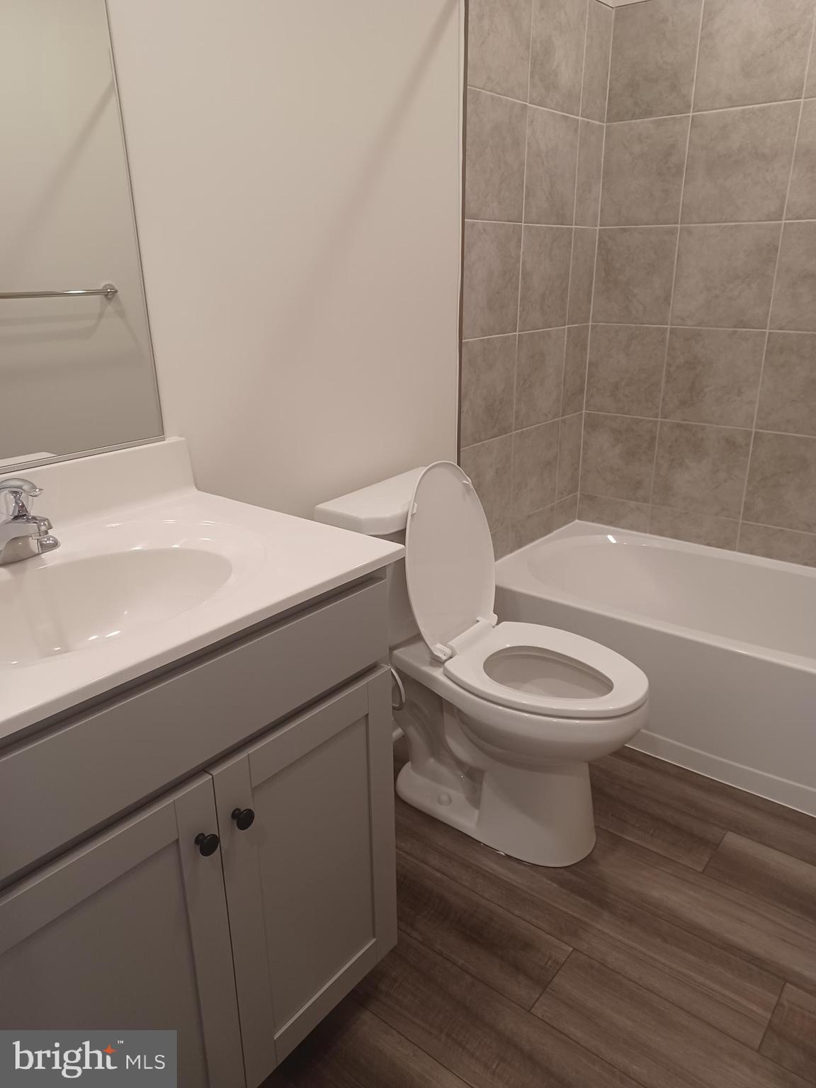 RED CLOVER MEADOWS - Residential Lease