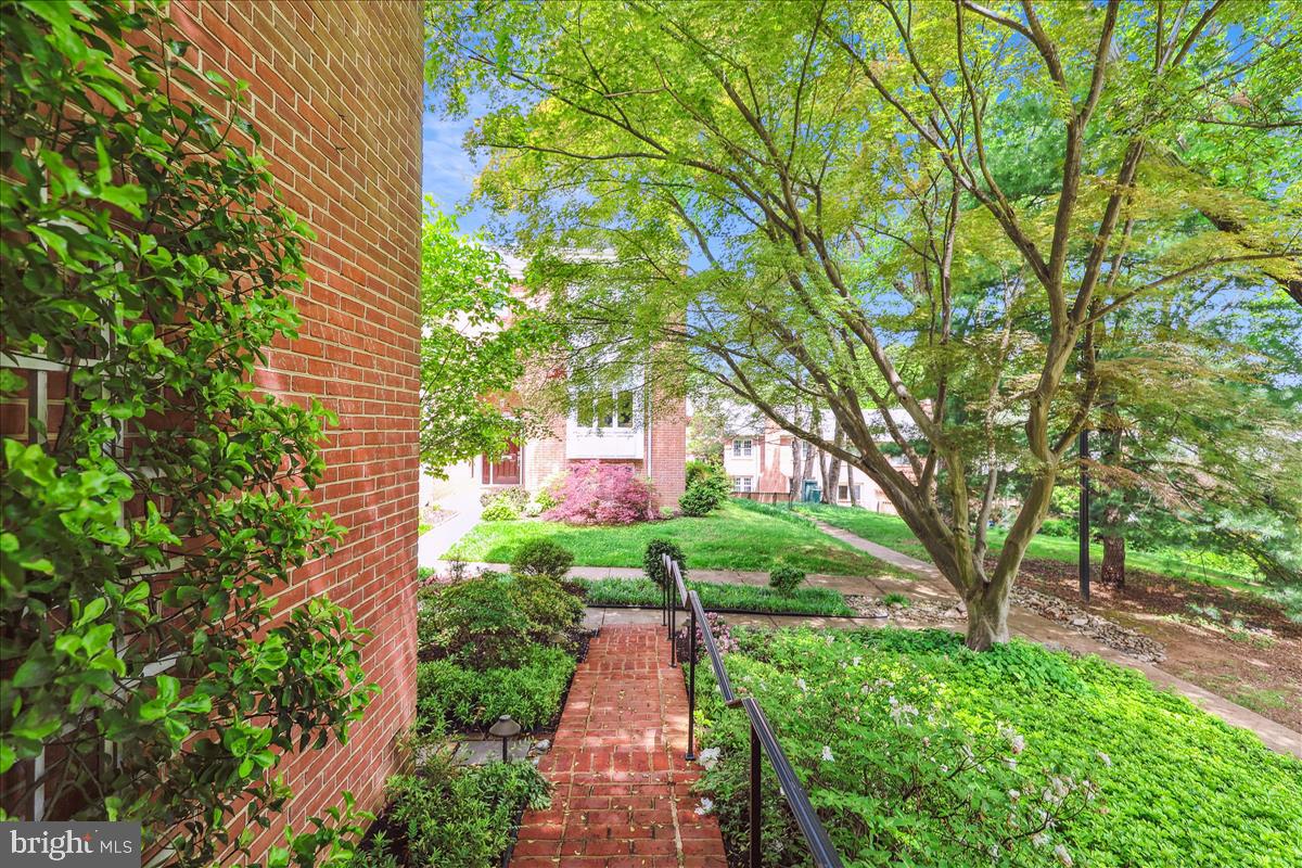 WESTMORELAND SQUARE - Residential