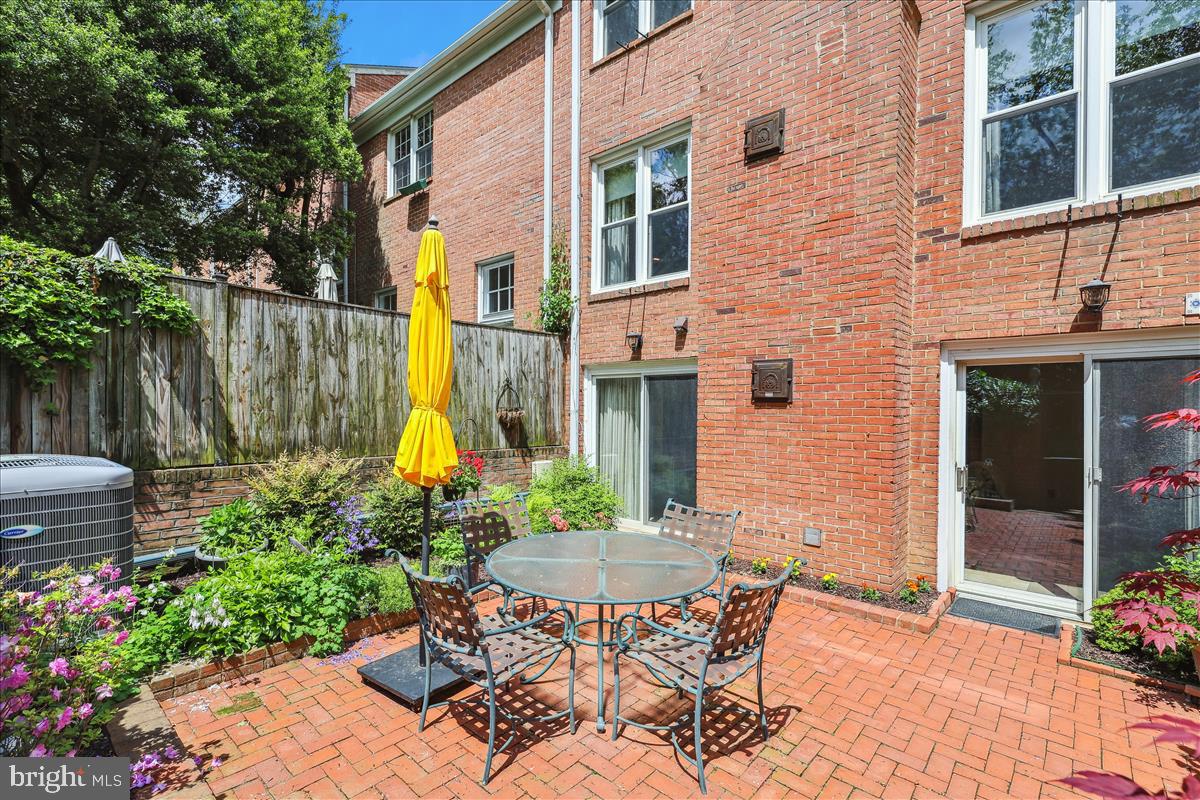 WESTMORELAND SQUARE - Residential