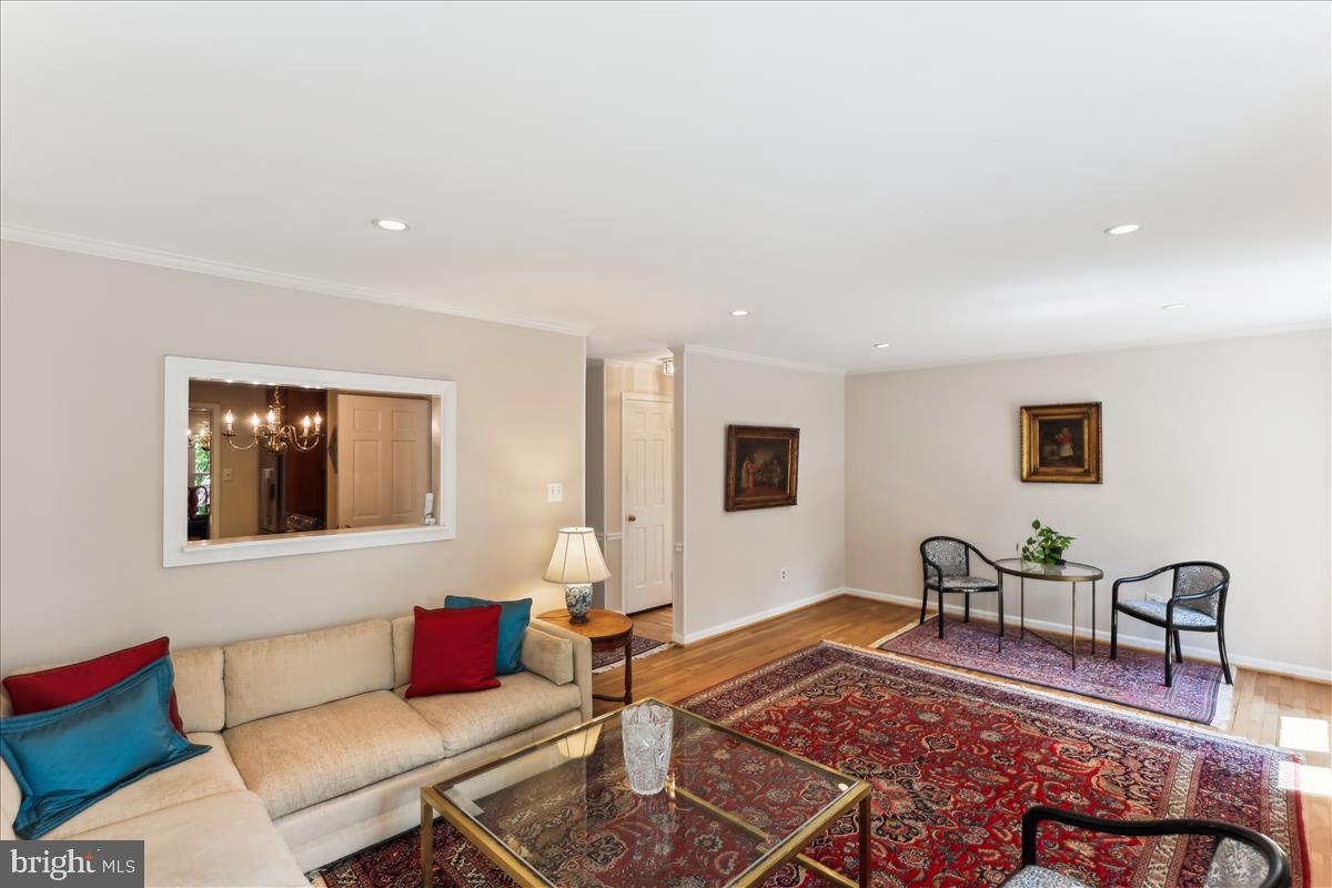 WESTMORELAND SQUARE - Residential