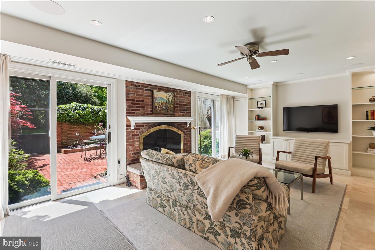 WESTMORELAND SQUARE - Residential